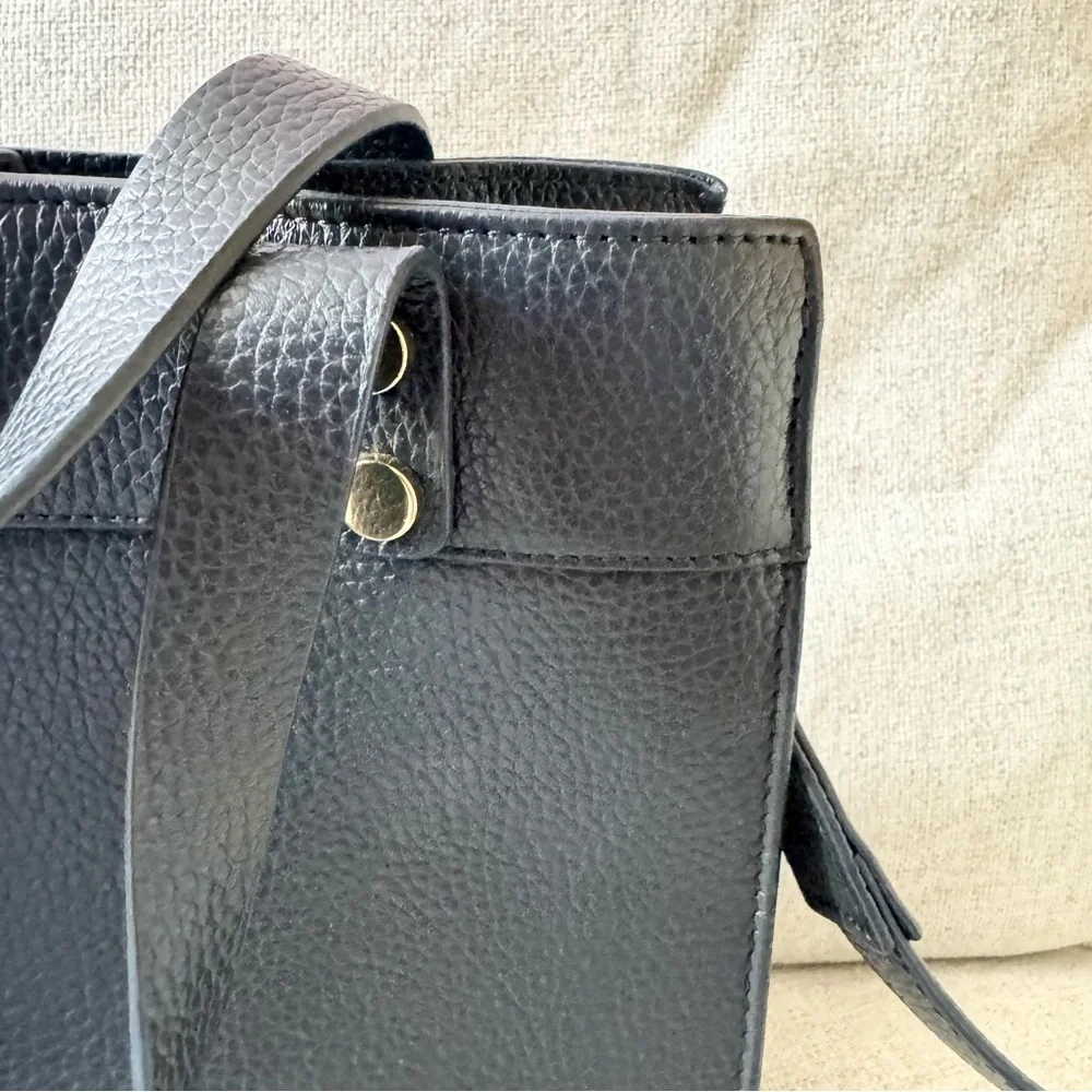Mark & Graham Essential Leather Tote Navy Monogram MEZ - Picture 4 of 12